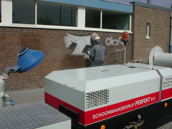 Graffiti en verf verwijderen
