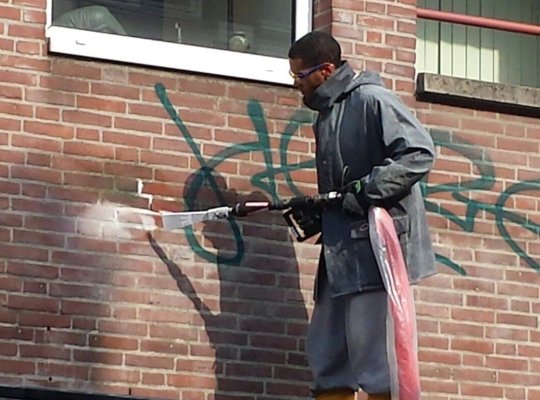 Graffiti en verf verwijderen