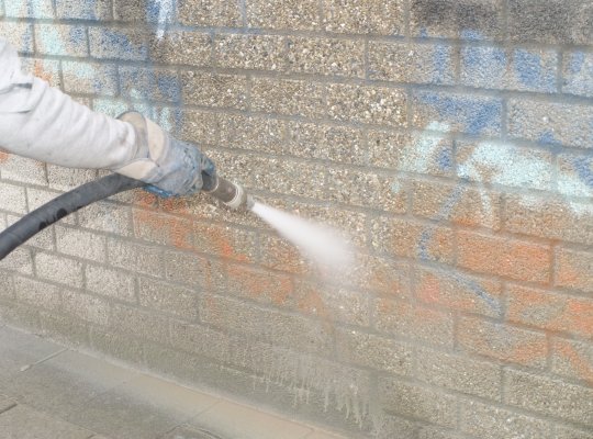 Graffiti en verf verwijderen