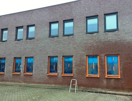 Witte uitbloei metselwerk verwijderen in Breda